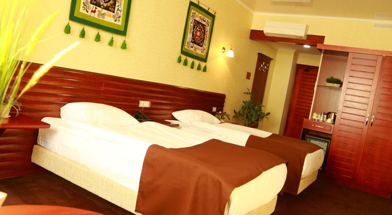 Green City Hotel Bishkek Exterior foto