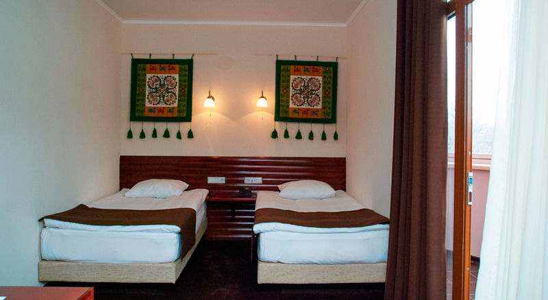 Green City Hotel Bishkek Exterior foto
