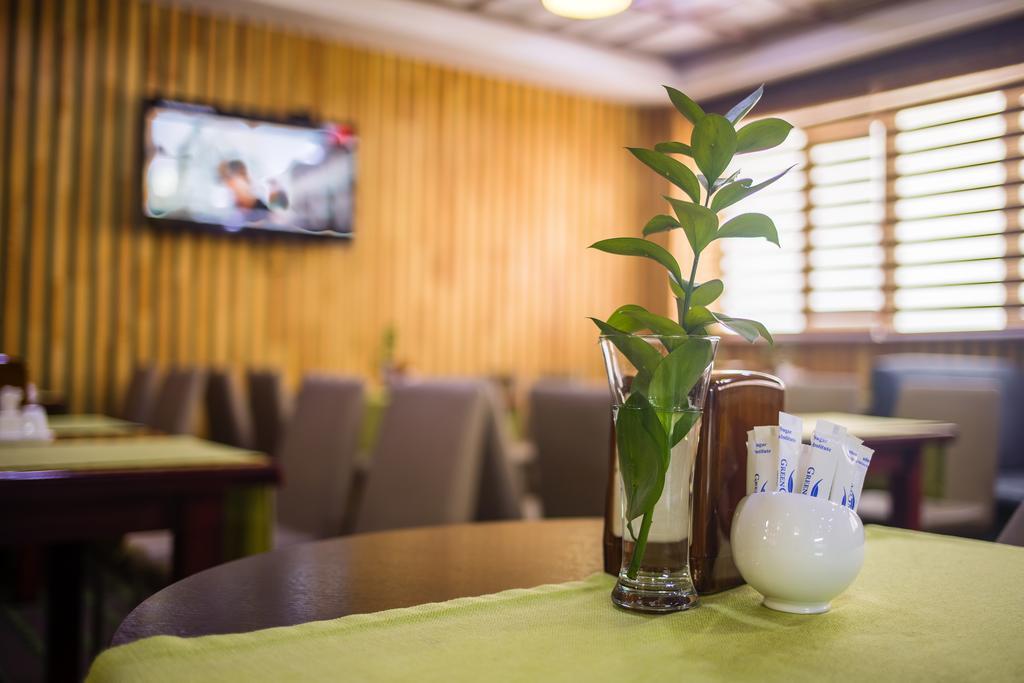 Green City Hotel Bishkek Exterior foto