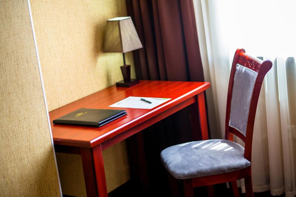 Green City Hotel Bishkek Exterior foto