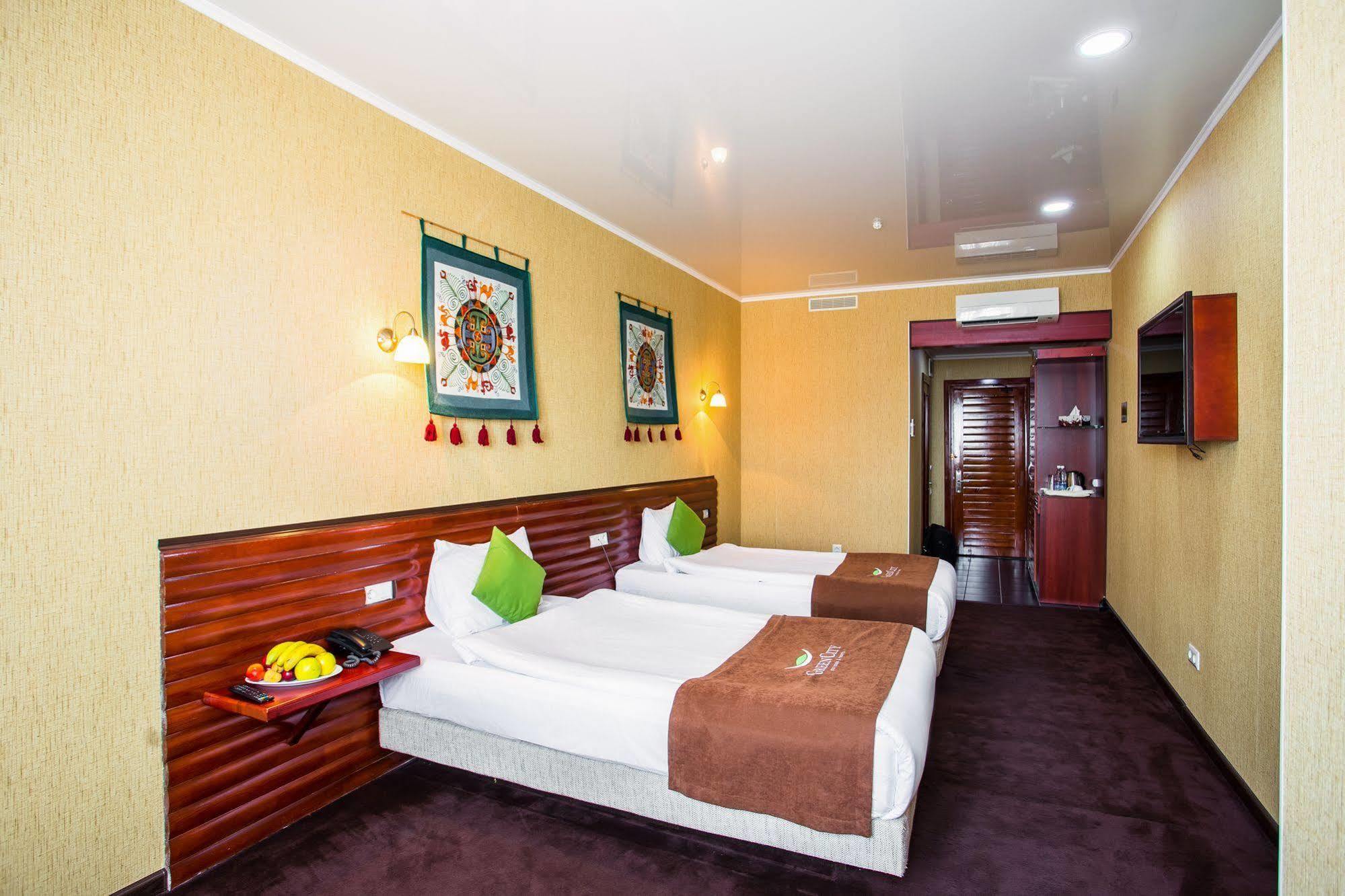 Green City Hotel Bishkek Exterior foto
